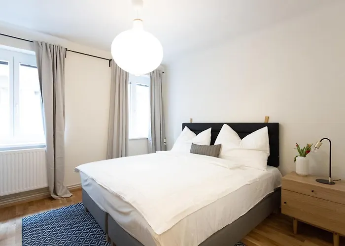Chic 1-bed By Canal Walk To Historic Centre Apartamento Viena
