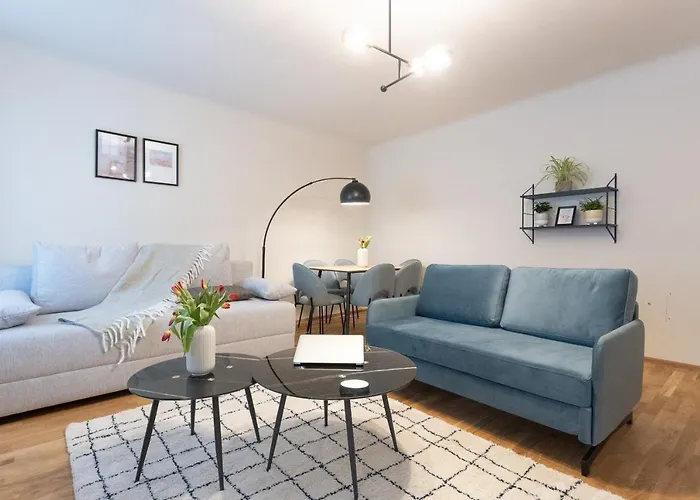 Chic 1-bed By Canal Walk To Historic Centre